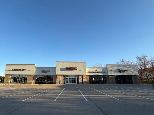 2-2660 E 53rd St, Davenport, IA, 52807-3873 | Card Image