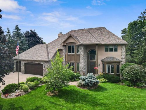 826 Hidden Meadow Trl, Eagan, MN, 55123-2520 | Card Image