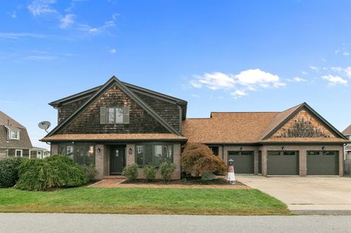 68 Seaview Avenue N, Swansea, MA, 02777 | Card Image