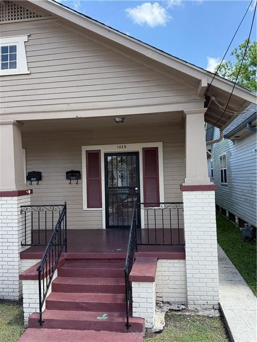 1435 France St, New Orleans, LA, 70117-4832 | Card Image