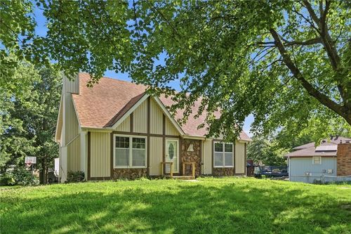 6718 Nw Brink St, Kansas City, MO, 64152-1204 | Card Image