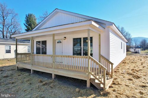 240 Deford Ave, STANLEY, VA, 22851-3746 | Card Image