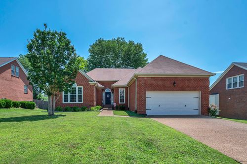 110 Stonehollow Way, Hendersonville, TN, 37075-2091 | Card Image