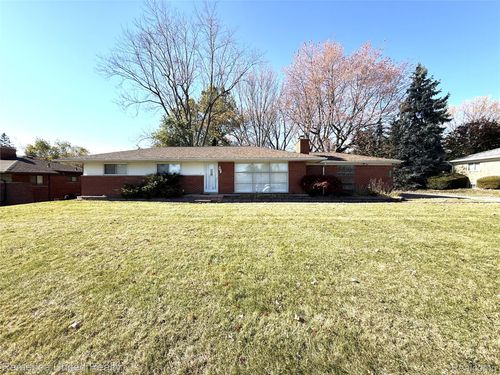 28231 Farmington Rd, Farmington Hills, MI, 48334-3328 | Card Image