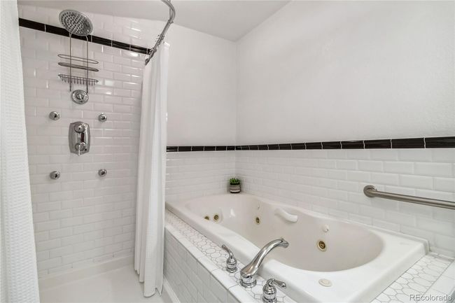 Jetted tub in the primary bedroom | Image 28