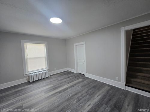 532 Fox St, Lapeer, MI, 48446-2127 | Card Image