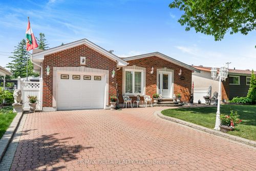 2435 Heaton Ave, Ottawa, ON, K1G1J1 | Card Image