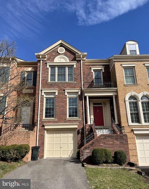 8023 Tanworth Ct, Springfield, VA, 22152-3658 | Card Image