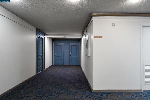 410-330 N Civic Dr, Walnut Creek, CA, 94596-3613 | Card Image