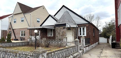 115-47 223rd St, Cambria Heights, NY, 11411-1207 | Card Image