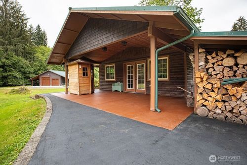 2298 Undie Rd, Forks, WA, 98331-9460 | Card Image