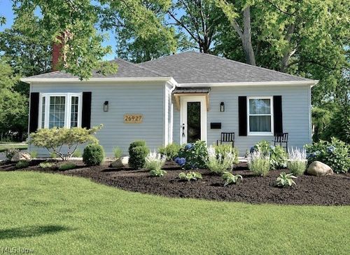 26927 E Oviatt Rd, Bay Village, OH, 44140-2334 | Card Image
