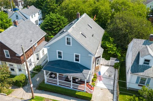 68 Roseneath Ave, Newport, RI, 02840-3849 | Card Image