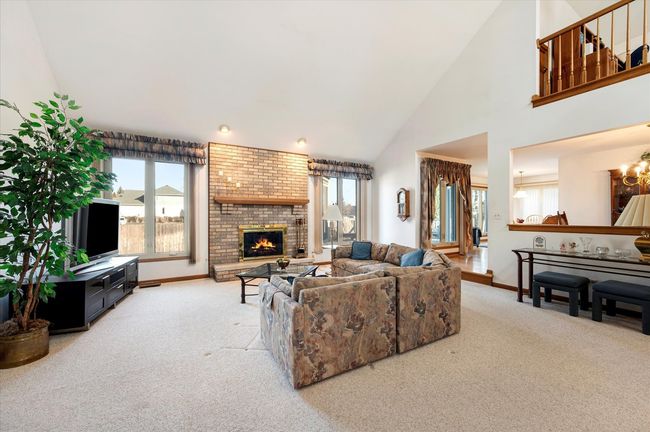 1144 W Trinity Dr, House other with 3 bedrooms, 4 bathrooms and 2 parking in ADDISON IL | Image 6