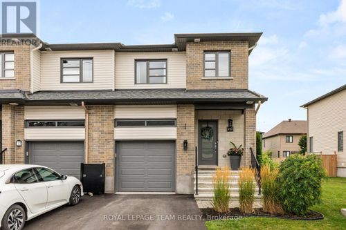 270 Munro St, Carleton Place, ON, K7C0P2 | Card Image