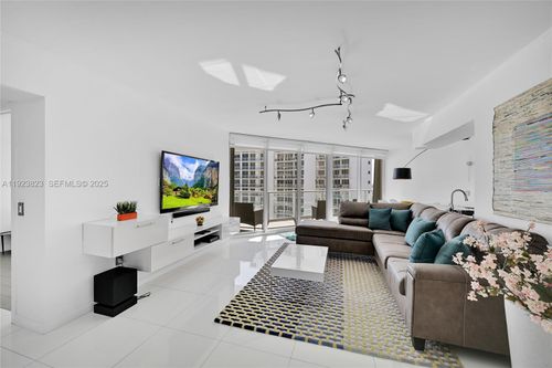 2228-16445 Collins Ave, Sunny Isles Beach, FL, 33160-4558 | Card Image