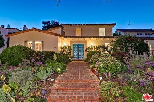 213 S Rodeo Dr, Beverly Hills, CA, 90212-3803 | Card Image