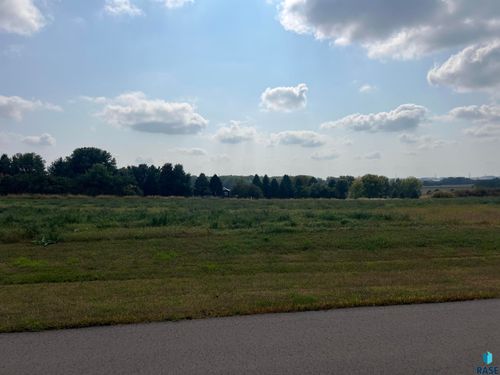 1452 Wild Rose Trl Trail, Luverne, MN, 56156 | Card Image