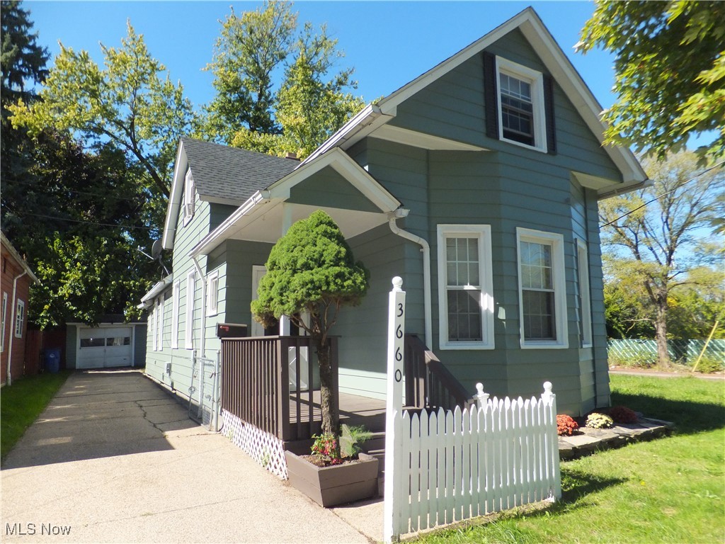 52nd St, Cleveland, OH 44105