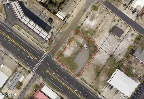 8226 Thomas Dr, Panama City, FL, 32408-7523 | Card Image
