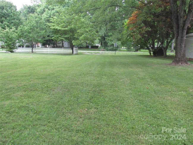 68 Toot Hollow Cir, House other with 2 bedrooms, 2 bathrooms and null parking in Bryson City NC | Image 9