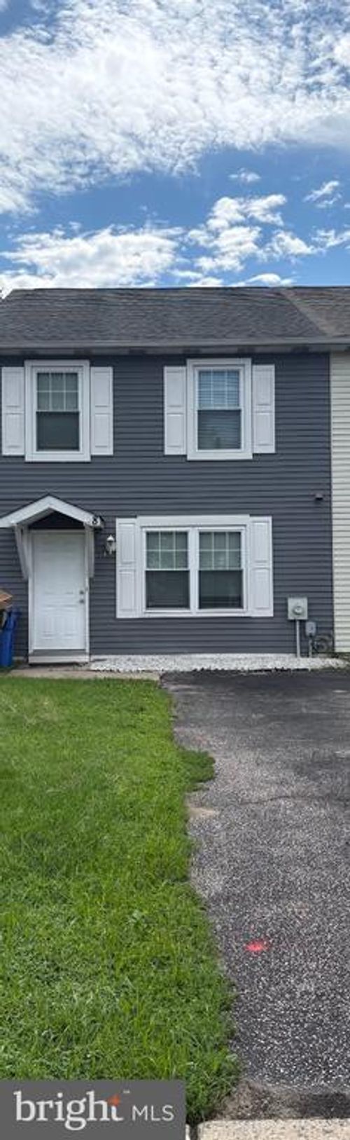 8 E 4th St, BURLINGTON, NJ, 08016-2705 | Card Image
