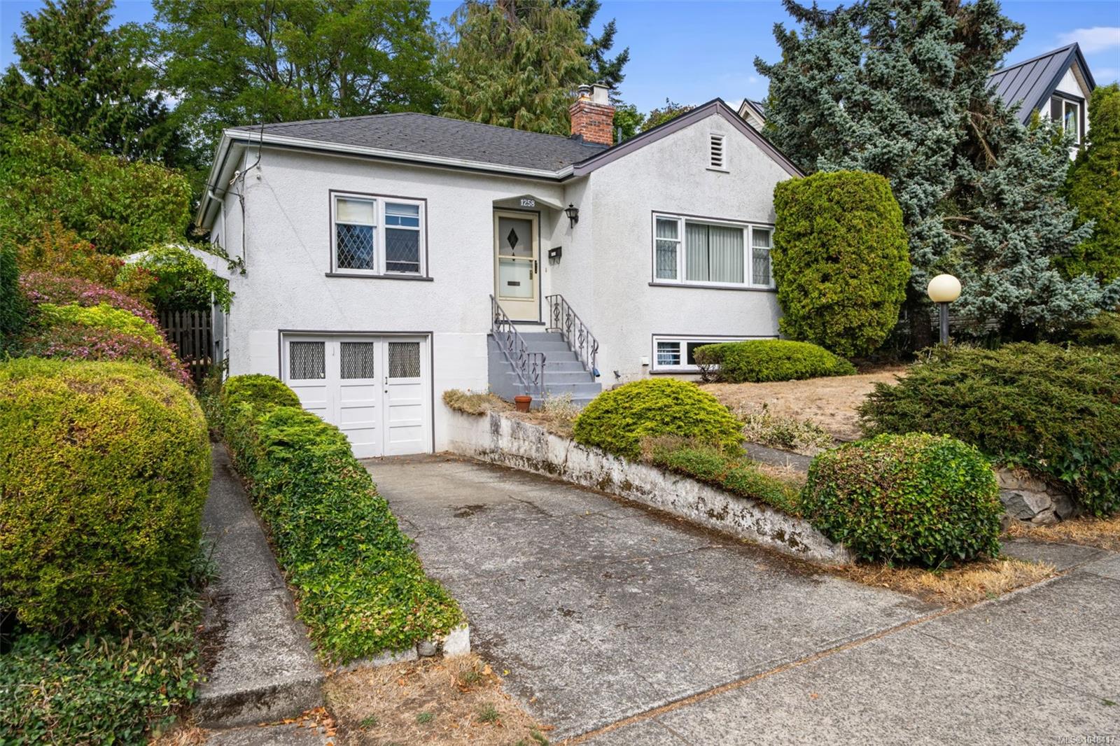 1258 Rockland Ave, For Sale in Victoria - eXp Realty