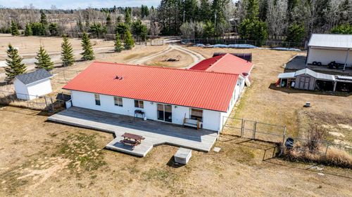 412 Lobstick Trail, Leslieville, AB, T0M1H0 | Card Image