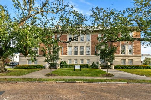 206-800 N Rendon St, New Orleans, LA, 70119-3907 | Card Image