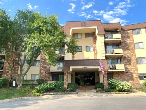 unit-103-3350 N Carriageway Dr, Arlington Heights, IL, 60004-1545 | Card Image