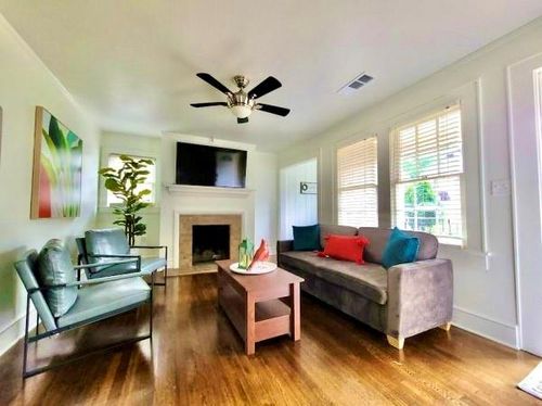 1267 Holly St Nw, Atlanta, GA, 30318-5329 | Card Image