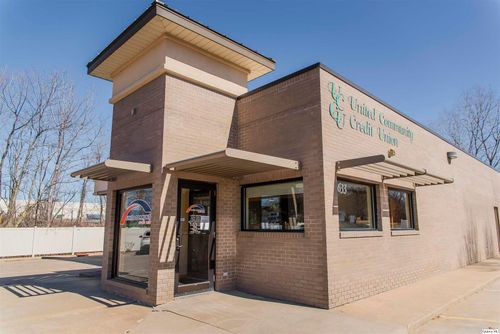 3633 Maine St, QUINCY, IL, 62305-5823 | Card Image