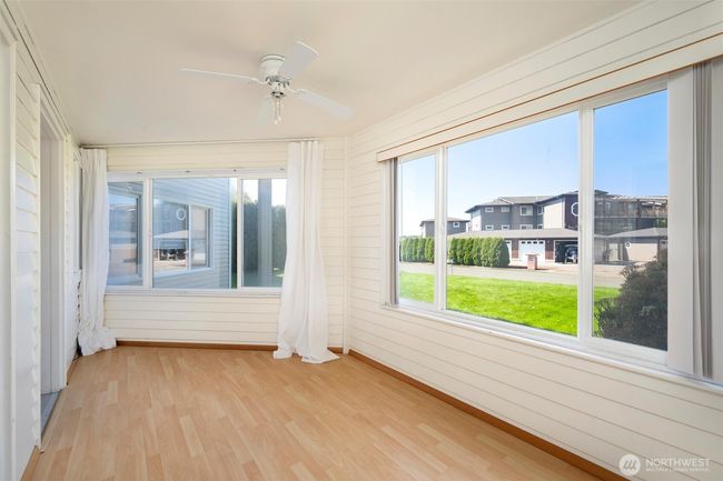 Bonus/sun room | Image 10