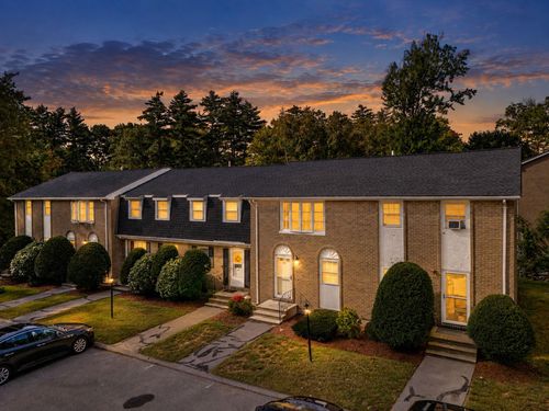 45 Fieldstone Dr, Londonderry, NH, 03053-2703 | Card Image