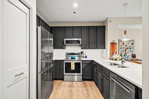 300-645 N 1st St, Minneapolis, MN, 55401-1197 | Card Image
