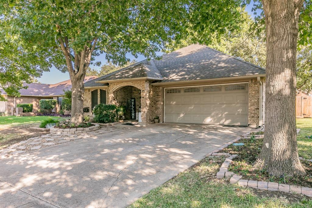 Sean Dr, North Richland Hills, TX 76182