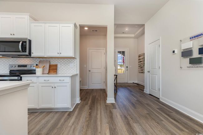 444 Clear Lake Dr, House other with 3 bedrooms, 2 bathrooms and 4 parking in Conway SC | Image 4