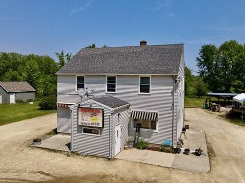 3172 N Riverside Drive Drive, Saukville, WI, 53080 | Card Image