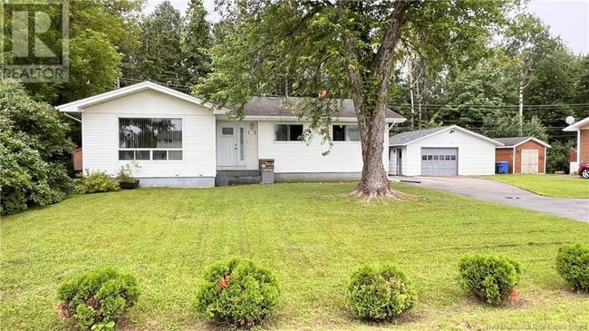 1235 Vanier Blvd, House other with 5 bedrooms, 2 bathrooms and null parking in Bathurst NB | Image 6
