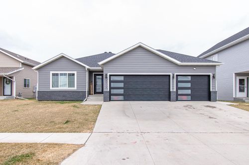 6012 Kodiak Ln, Horace, ND, 58047-5523 | Card Image
