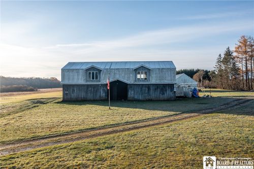 2391 Donelson Rd, Jamestown, NY, 14701-9348 | Card Image