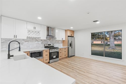 15903 Hickory Dr, Alvin, TX, 77511 | Card Image