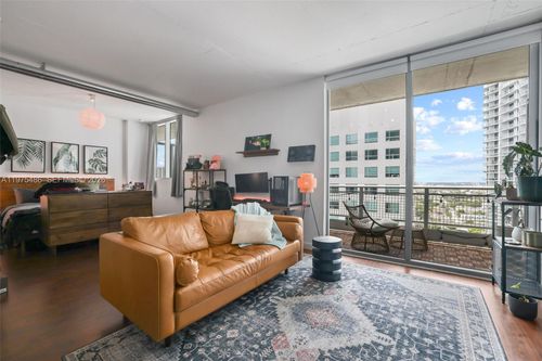 apt-2730-690 Sw 1st Ct, MIAMI, FL, 33130-2929 | Card Image