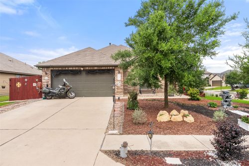 5980 Heron Dr, Buda, TX, 78610-5142 | Card Image