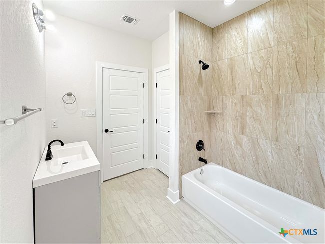 1637 Bob White Dr, House other with 3 bedrooms, 2 bathrooms and null parking in Spring Branch TX | Image 14