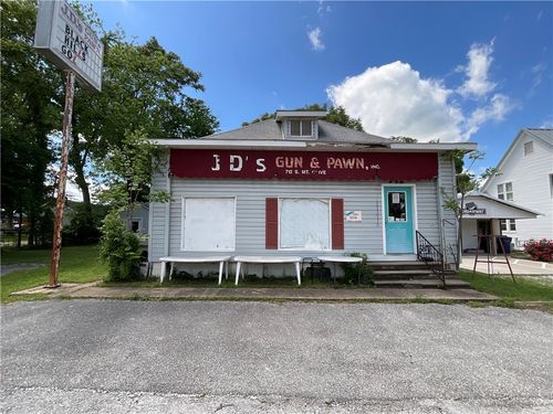 712 S Mount Olive St, Siloam Springs, AR, 72761-3646 | Card Image