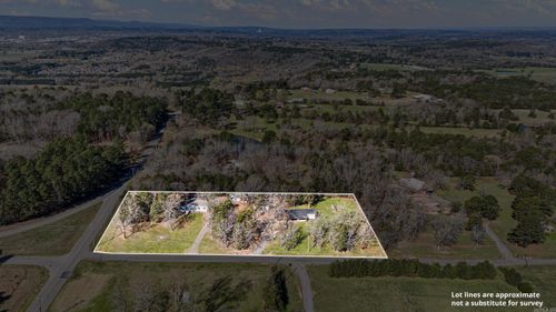 31 Huett Ln, Russellville, AR, 72802-7893 | Card Image