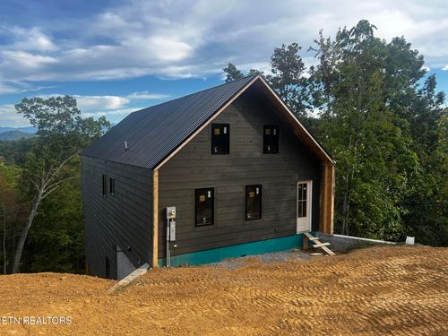 1863 Bluff Ridge Rd, Sevierville, TN, 37876-2682 | Card Image