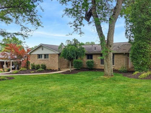 729 Crestwood Ave, Wadsworth, OH, 44281-1934 | Card Image