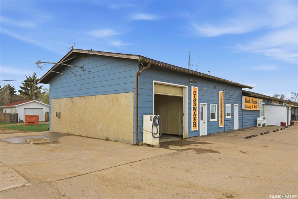 Commercial Sale in Elbow 3